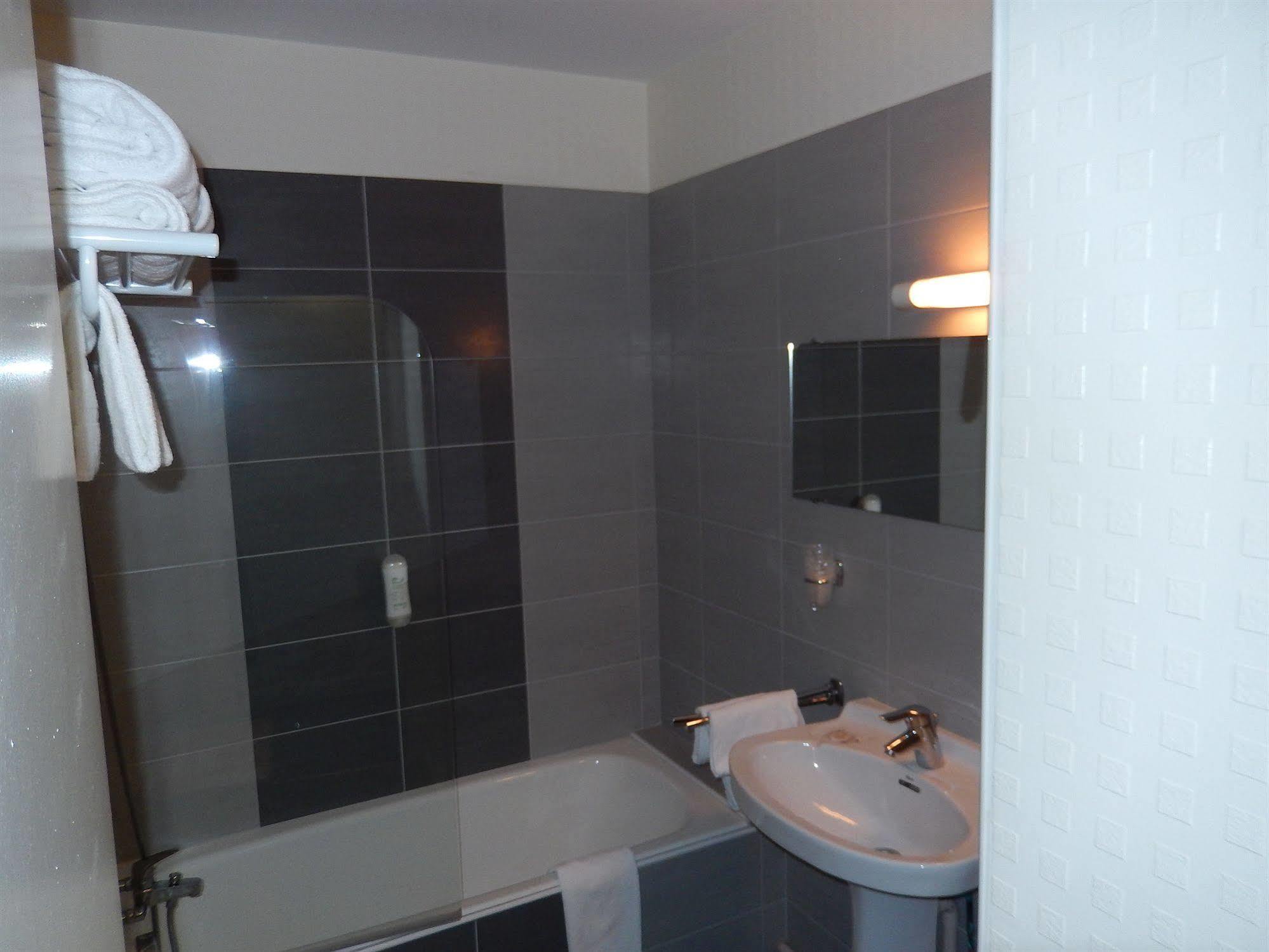 Logis Hotel Lodge La Valette Cesson-Sévigné 외부 사진